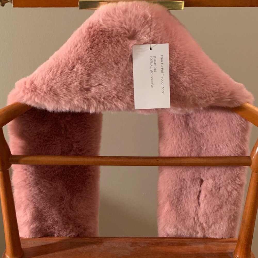 SURELL FAUX FUR PULL THRU SCARF NWT *HP* - Picture 4 of 9